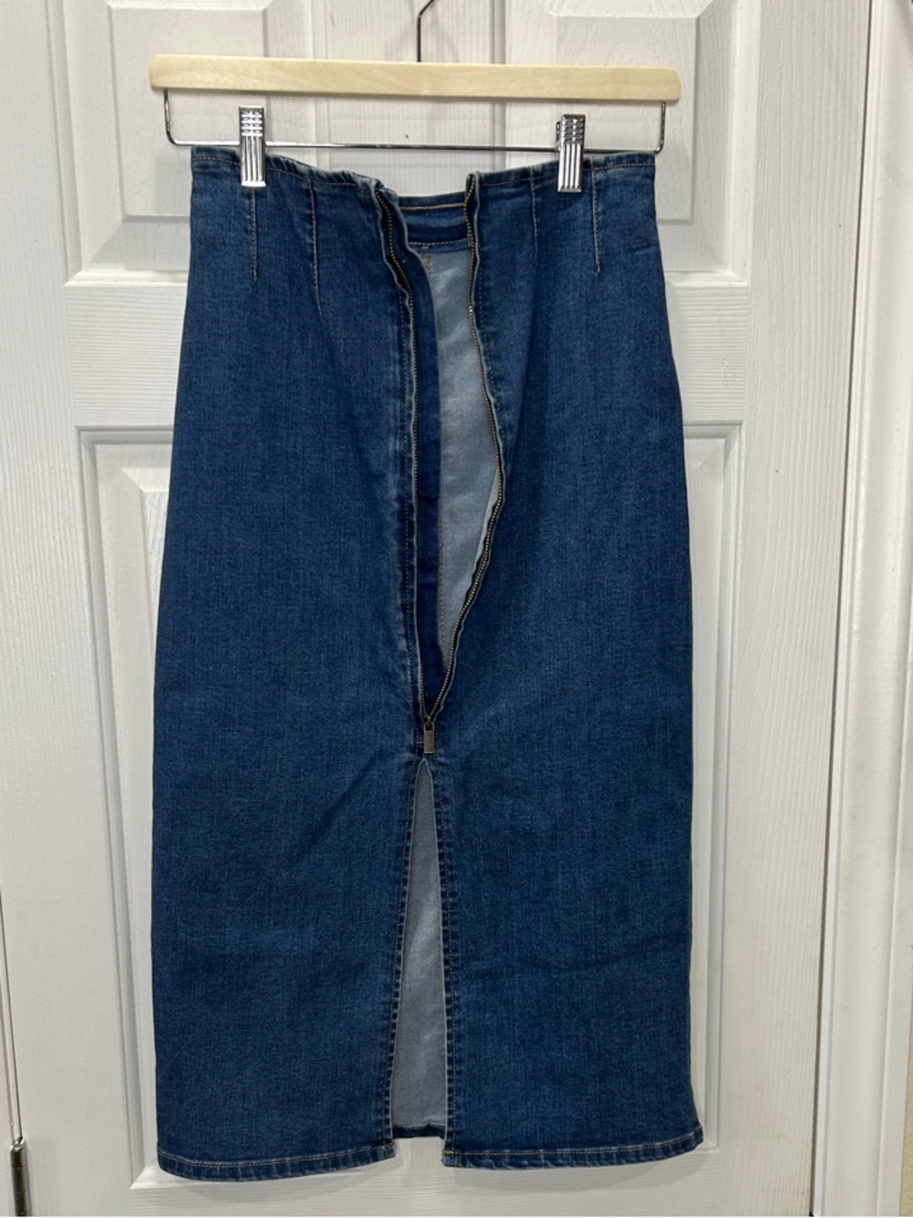 AND NOW THIS Denim Midi Skirt Front Zip Slit Size S Blue - Picture 9 of 10